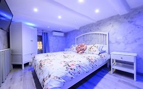 La Magnifica Napoli Apartments White House
